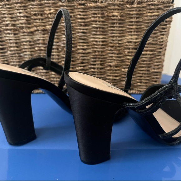 Black high heels - Picture 3 of 6